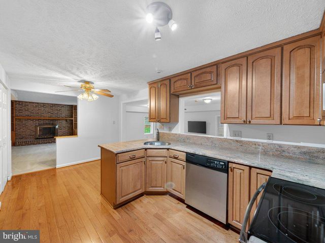 9136 KARLO ST, Manassas, VA 20110