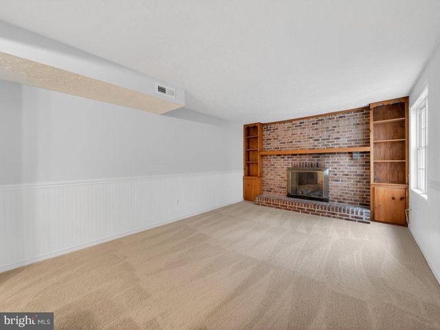 9136 KARLO ST, Manassas, VA 20110