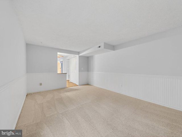 9136 KARLO ST, Manassas, VA 20110