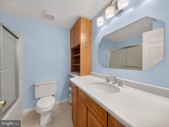 9136 KARLO ST, Manassas, VA 20110