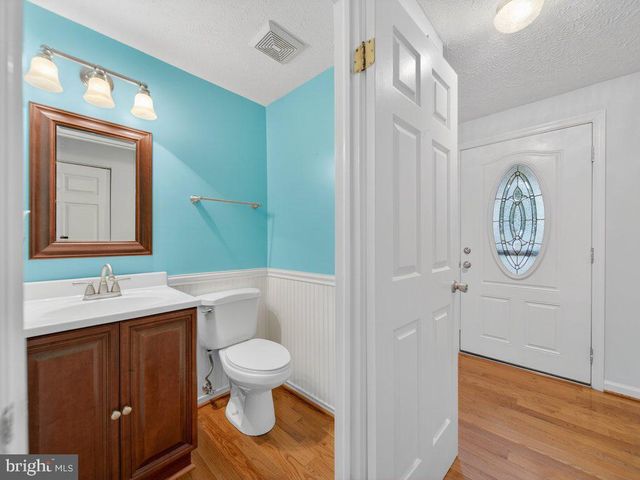 9136 KARLO ST, Manassas, VA 20110