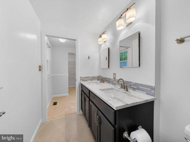 9136 KARLO ST, Manassas, VA 20110