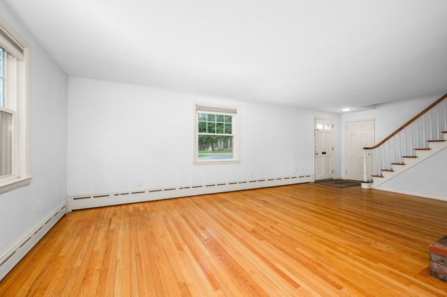 42 Oak Lane, Osterville, MA 02655