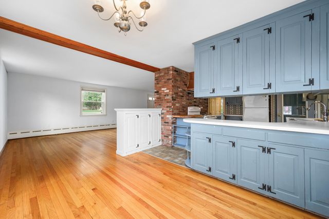 42 Oak Lane, Osterville, MA 02655