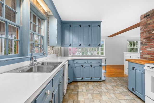 42 Oak Lane, Osterville, MA 02655