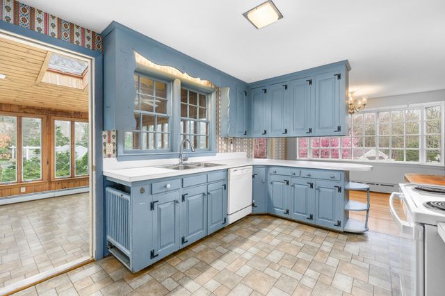 42 Oak Lane, Osterville, MA 02655