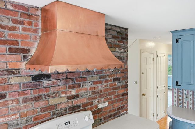 42 Oak Lane, Osterville, MA 02655