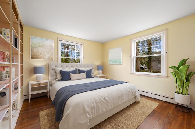 42 Oak Lane, Osterville, MA 02655