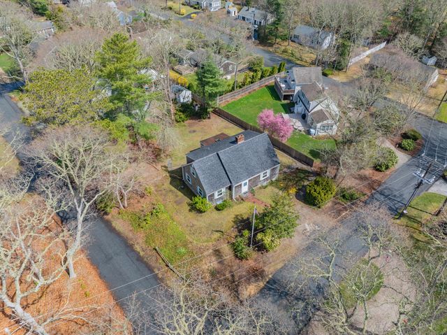 42 Oak Lane, Osterville, MA 02655