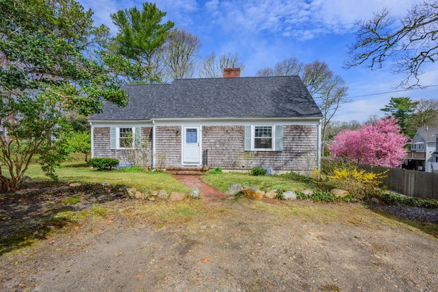 42 Oak Lane, Osterville, MA 02655