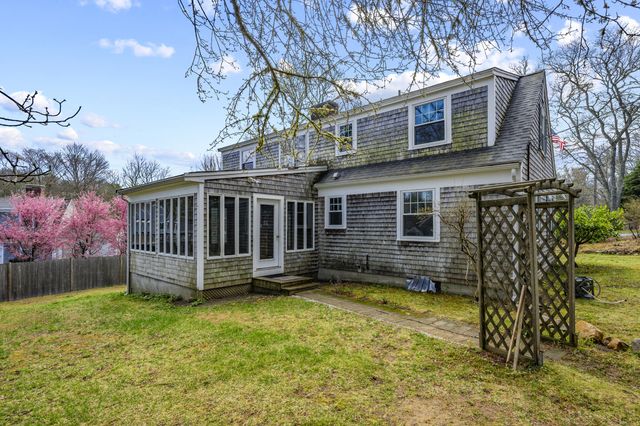 42 Oak Lane, Osterville, MA 02655