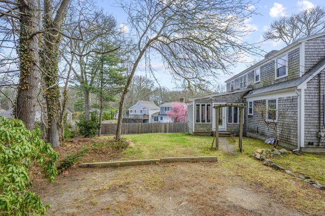 42 Oak Lane, Osterville, MA 02655
