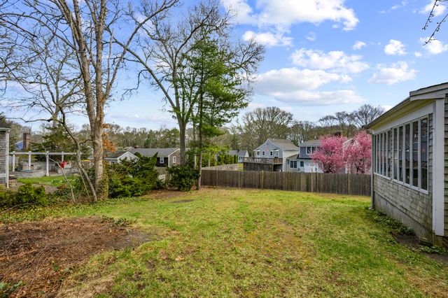 42 Oak Lane, Osterville, MA 02655