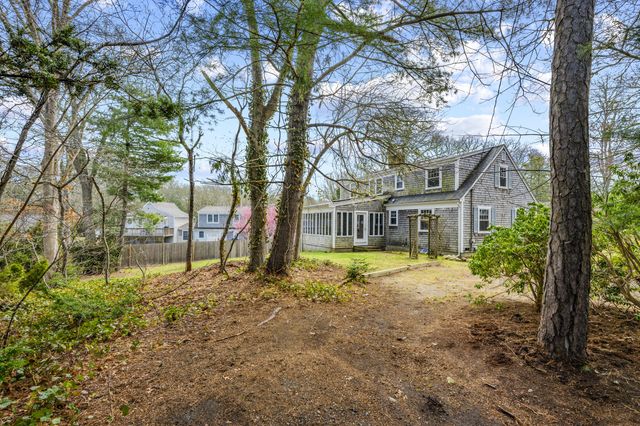 42 Oak Lane, Osterville, MA 02655