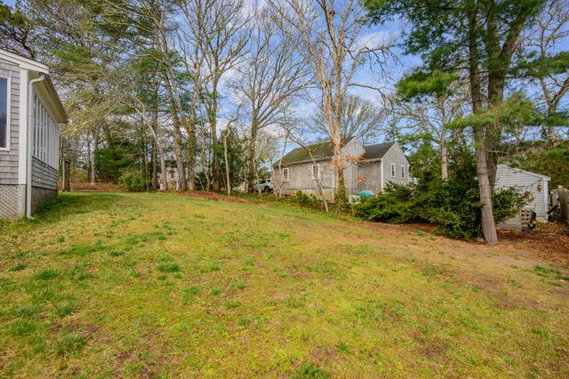 42 Oak Lane, Osterville, MA 02655