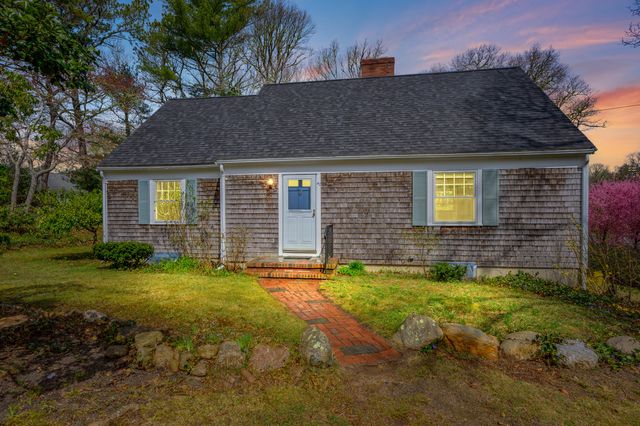 42 Oak Lane, Osterville, MA 02655