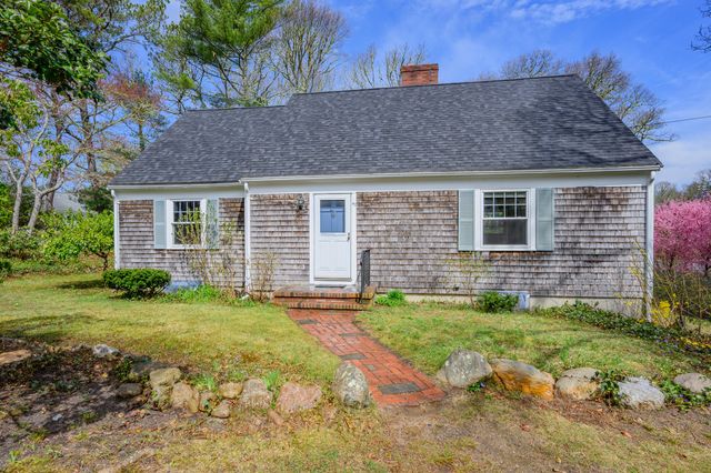 42 Oak Lane, Osterville, MA 02655