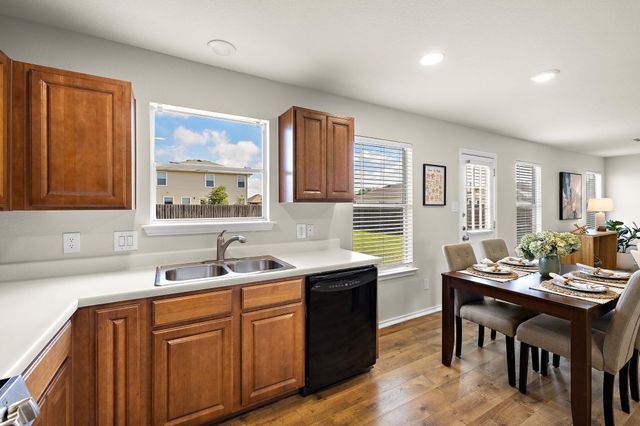 214 Brown ST, Hutto, TX 78634