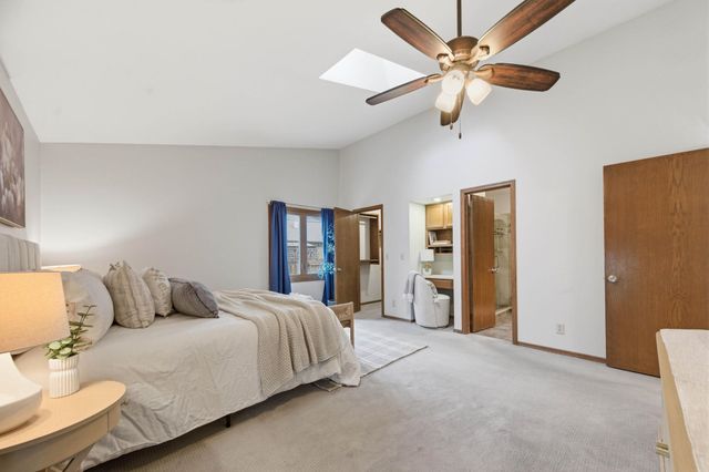 1933 N Pleasantview Cir, Wichita, KS 67203