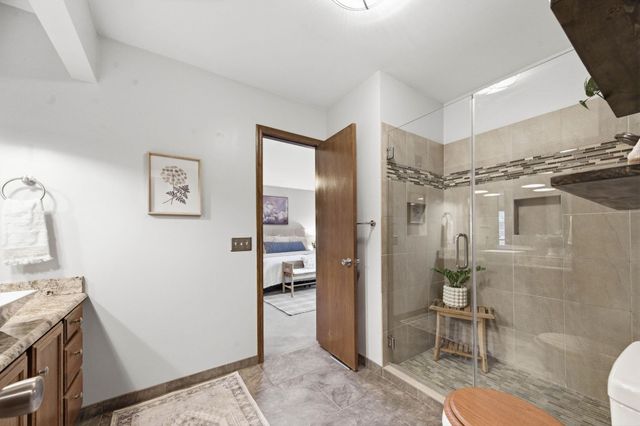 1933 N Pleasantview Cir, Wichita, KS 67203