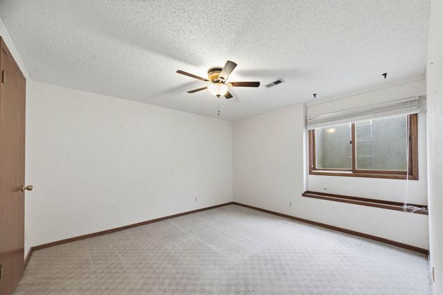 1933 N Pleasantview Cir, Wichita, KS 67203