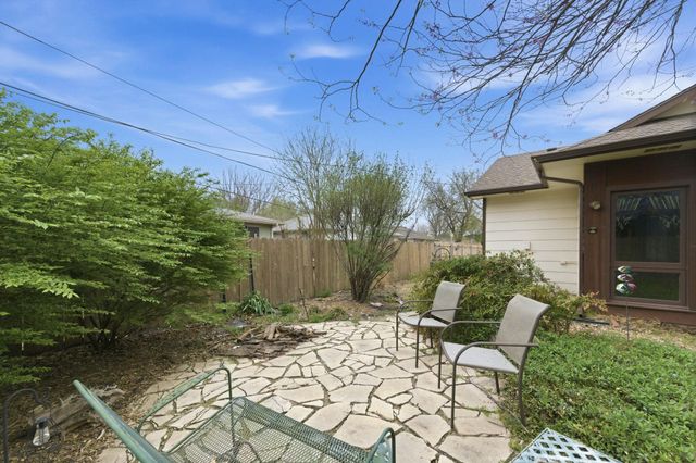 1933 N Pleasantview Cir, Wichita, KS 67203