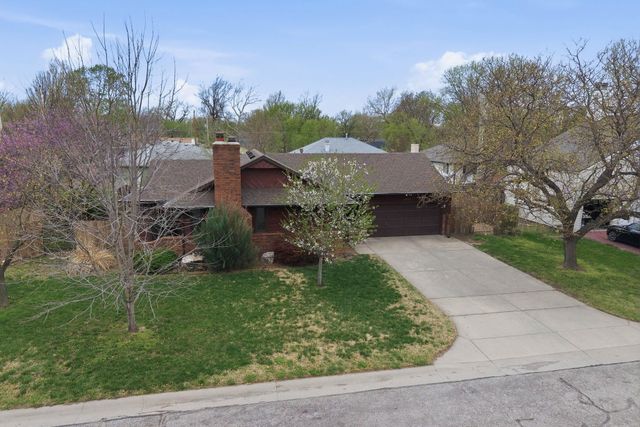 1933 N Pleasantview Cir, Wichita, KS 67203