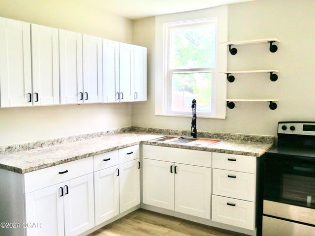 1230 W 9th Street, Joplin, MO 64801