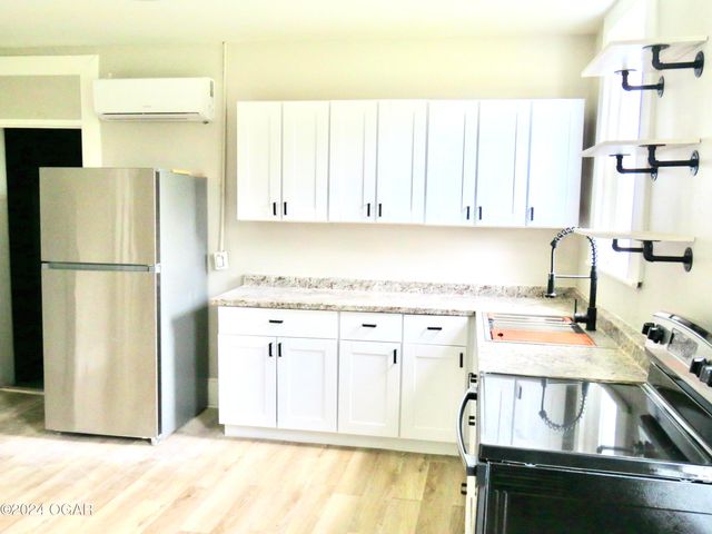 1230 W 9th Street, Joplin, MO 64801