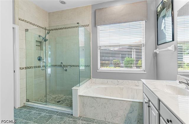 12111 Hidden Links DR, Fort Myers, FL 33913