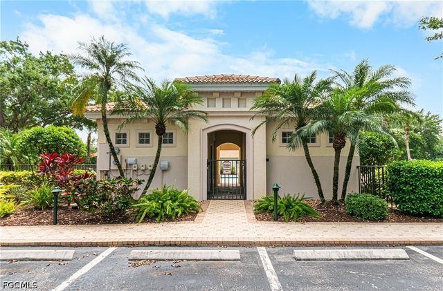 12111 Hidden Links DR, Fort Myers, FL 33913