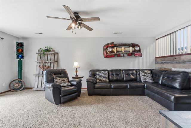 8417 Brighton Court, Cedar Rapids, IA 52404
