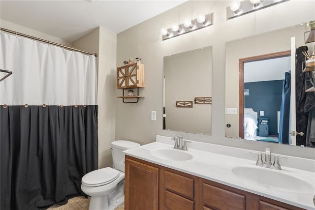 8417 Brighton Court, Cedar Rapids, IA 52404