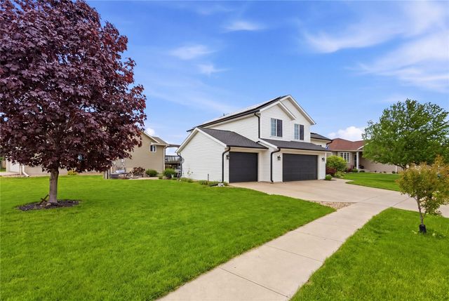 8417 Brighton Court, Cedar Rapids, IA 52404