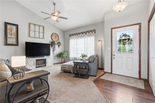 8417 Brighton Court, Cedar Rapids, IA 52404