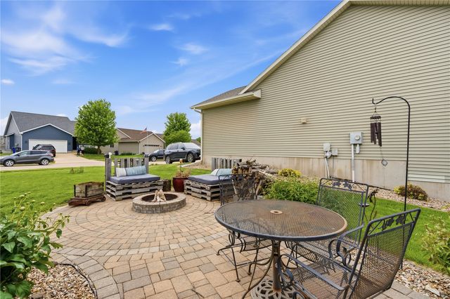 8417 Brighton Court, Cedar Rapids, IA 52404