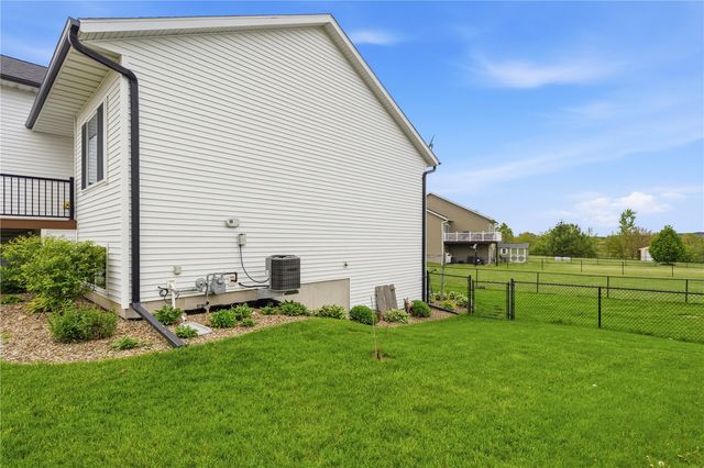 8417 Brighton Court, Cedar Rapids, IA 52404