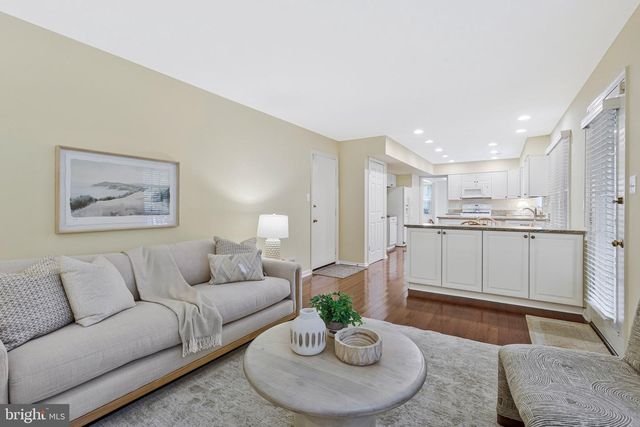 6215 GENTLE LN, Alexandria, VA 22310