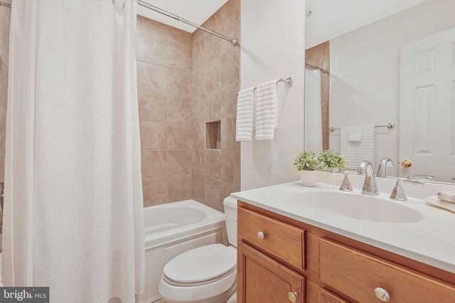 6215 GENTLE LN, Alexandria, VA 22310