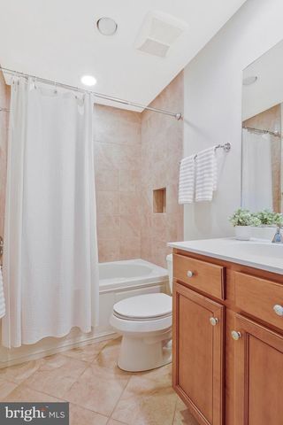 6215 GENTLE LN, Alexandria, VA 22310