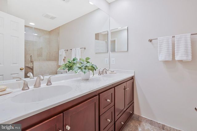 6215 GENTLE LN, Alexandria, VA 22310
