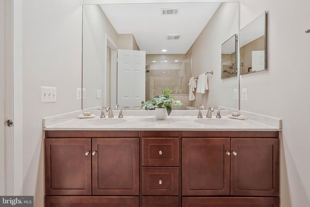 6215 GENTLE LN, Alexandria, VA 22310