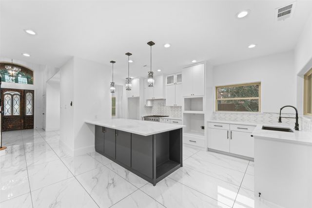 1315 Sierra Blanca Drive, Duncanville, TX 75116