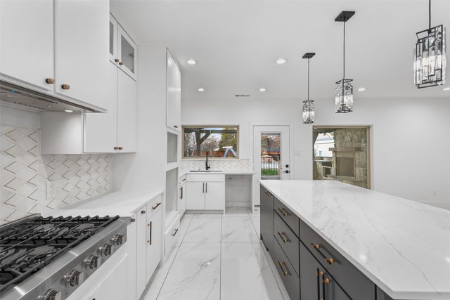 1315 Sierra Blanca Drive, Duncanville, TX 75116