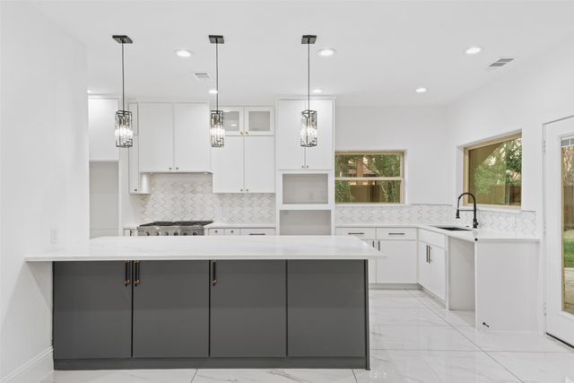 1315 Sierra Blanca Drive, Duncanville, TX 75116