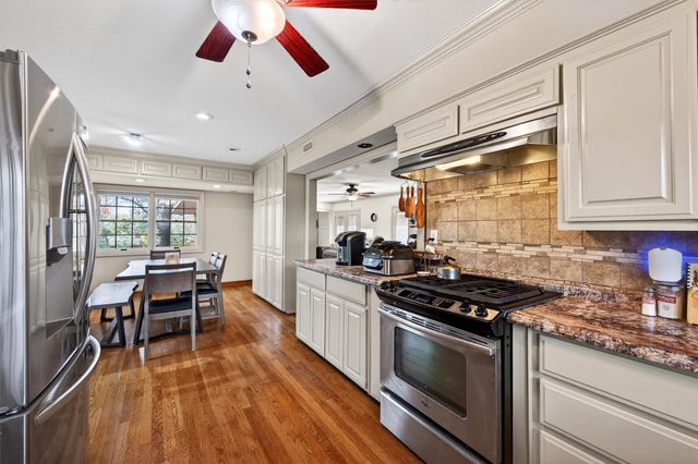 1015 Western Hills Drive, Sherman, TX 75092