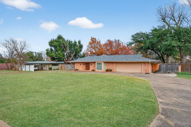 1015 Western Hills Drive, Sherman, TX 75092