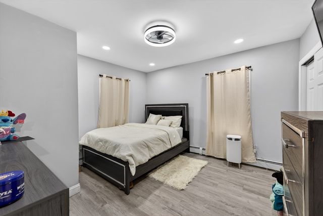25 Tripoli St, Cranston, RI 02909