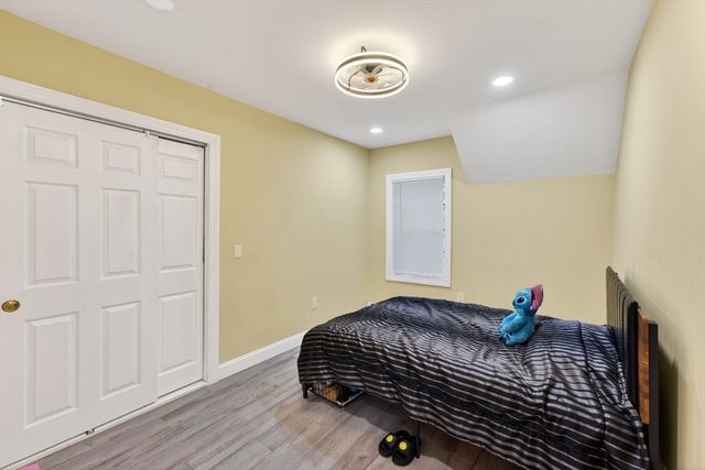 25 Tripoli St, Cranston, RI 02909