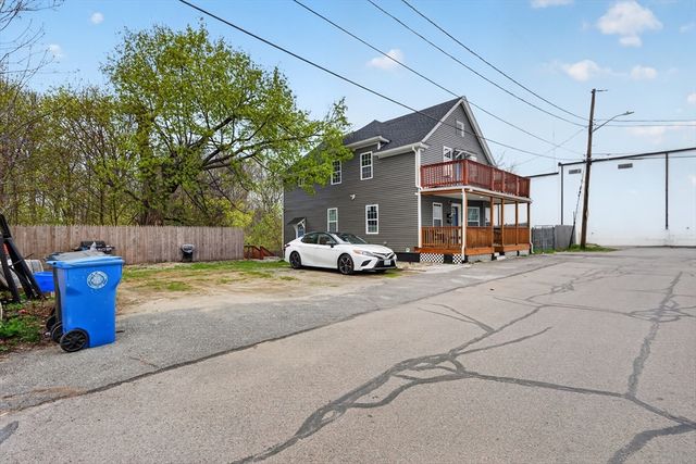 25 Tripoli St, Cranston, RI 02909
